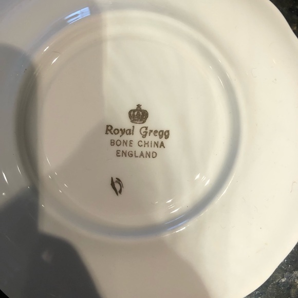 Vintage -Royal Gregg Bone China Teacup and Saucer, Dogwood Patterned Teacup 🇨🇦 - Picture 7 of 8